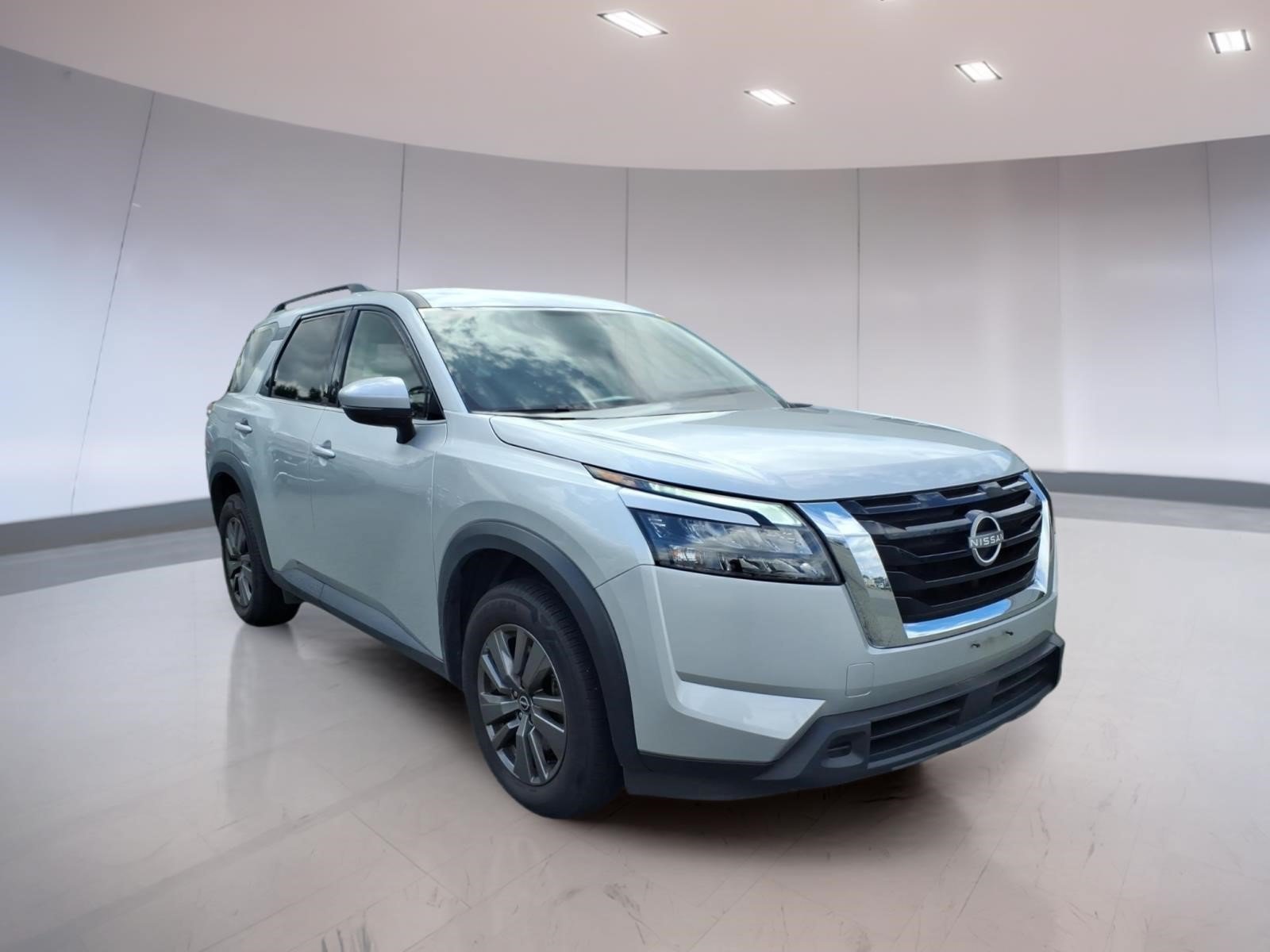 Used 2025 Nissan Pathfinder SV AWD/4WD image 1