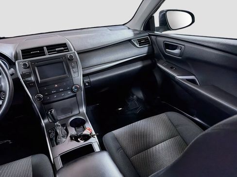 Used 2017 Toyota Camry LE FWD image 22