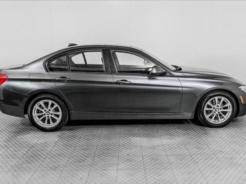 Used 2016 BMW 320i xDrive Sedan AWD/4WD image 9