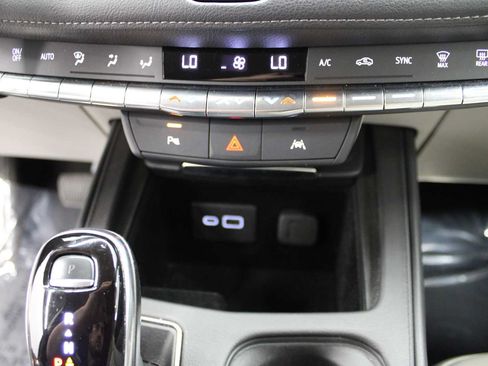 Used 2023 Cadillac XT4 Premium Luxury AWD/4WD image 31