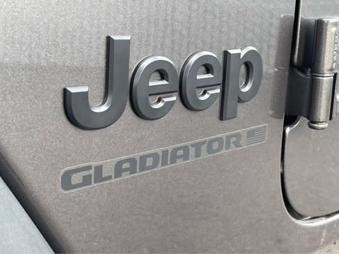New 2025 Jeep Gladiator Sport image 8