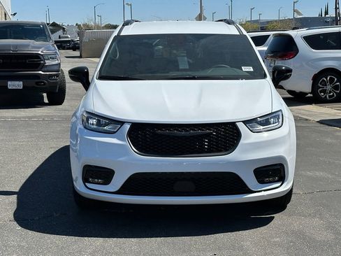 New 2026 Chrysler Pacifica Select image 12