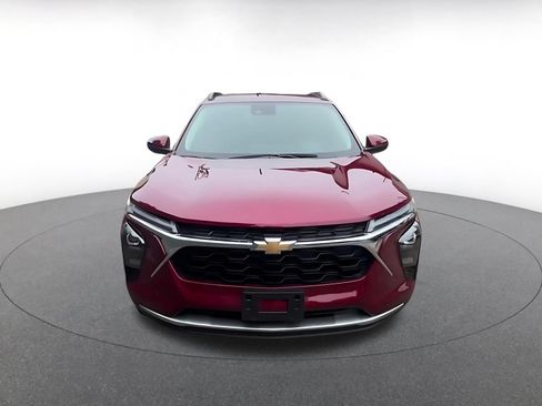 Used 2025 Chevrolet Trax LT w/ LT Convenience Package FWD image 4