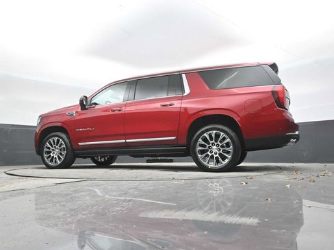 New 2026 GMC Yukon XL Denali w/ Denali Reserve Package image 37