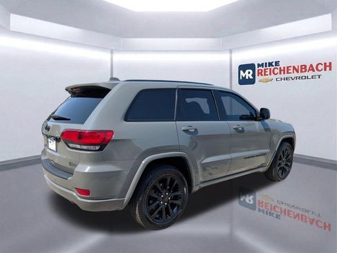 Used 2022 Jeep Grand Cherokee Laredo X RWD image 4
