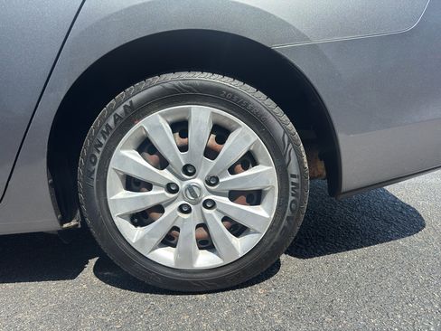 Used 2018 Nissan Sentra S image 10