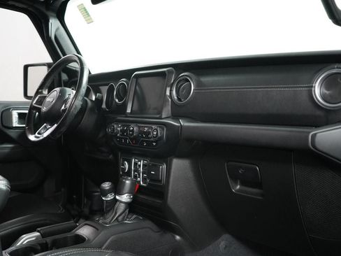 Used 2020 Jeep Wrangler Unlimited Sahara w/ Uconnect 4C Nav & Sound Group AWD/4WD image 28