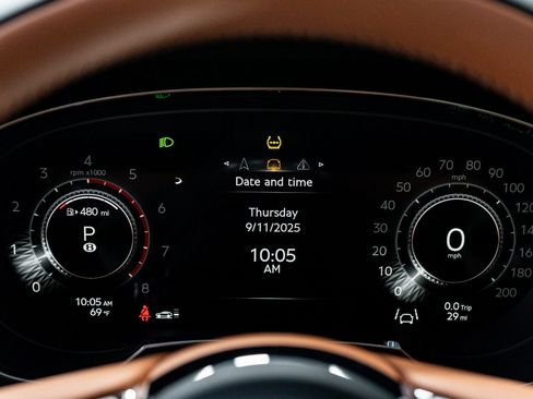 New 2025 Bentley Bentayga Extended Wheelbase image 39