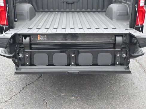 Used 2025 Chevrolet Silverado 1500 High Country w/ Technology Package image 15