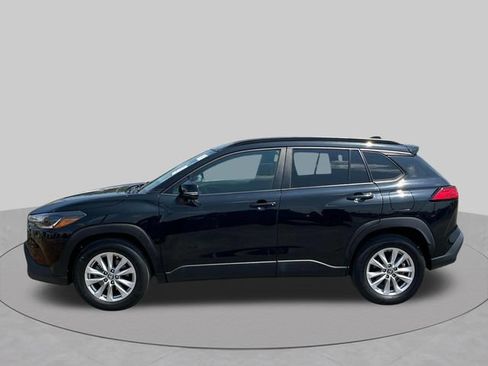 Used 2022 Toyota Corolla Cross LE w/ Moonroof Package AWD/4WD image 5