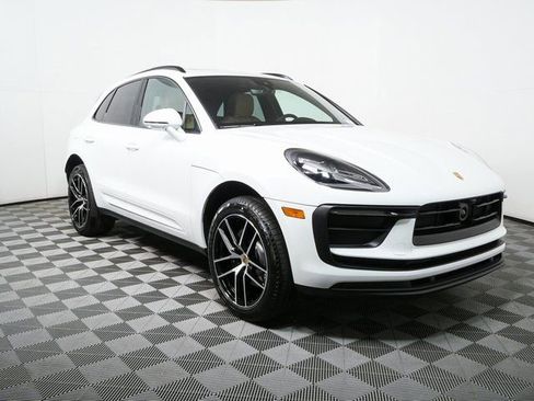 New 2026 Porsche Macan image 28