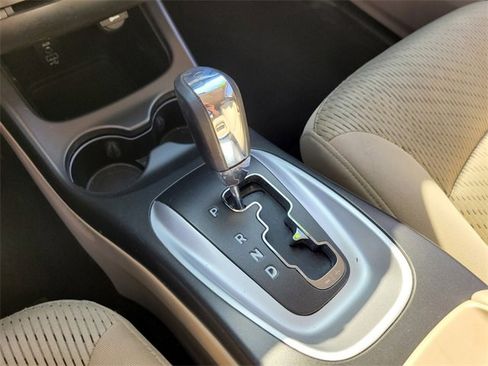 Certified 2018 Dodge Journey SE image 27