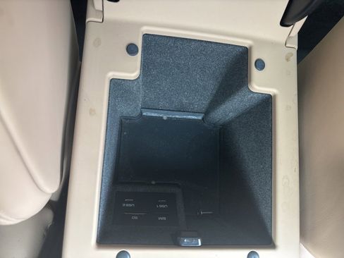 Used 2021 Porsche Macan image 30