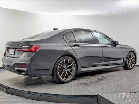 Used 2021 BMW 740i xDrive w/ Autobahn Package AWD/4WD image 8