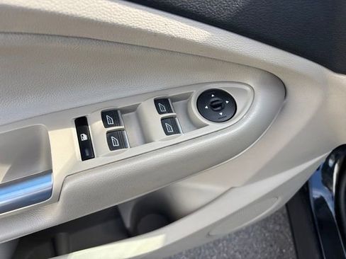Used 2019 Ford Escape Titanium AWD/4WD image 13