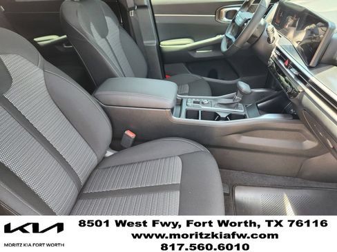 New 2026 Kia Sorento LX FWD image 10