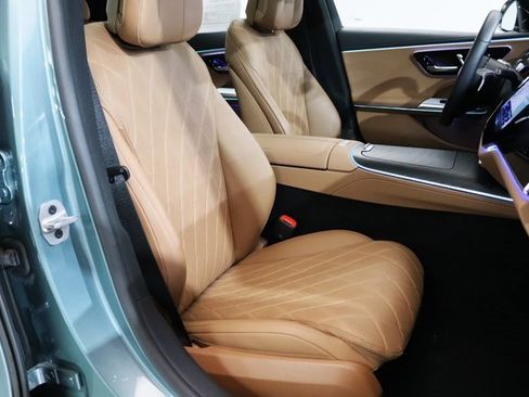 Certified 2024 Mercedes-Benz E 350 4MATIC Sedan w/ Airmatic Package image 19