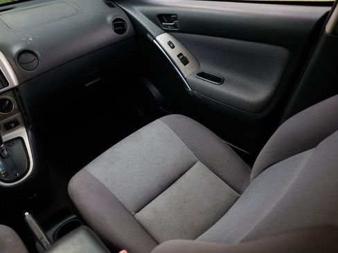 Used 2005 Toyota Matrix XR image 22