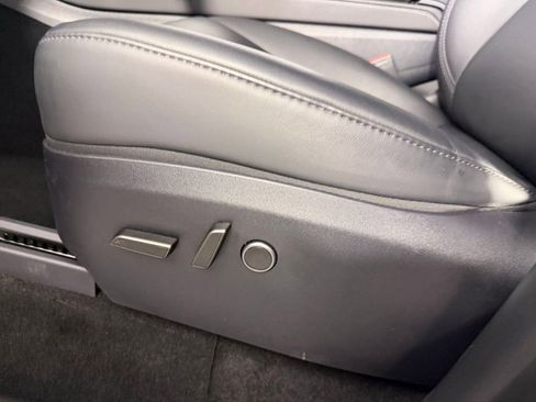 Used 2025 Tesla Model Y Long Range image 22