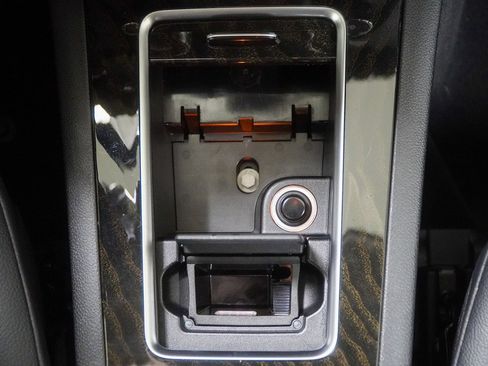 Used 2015 Mercedes-Benz GLK 350 4MATIC image 29