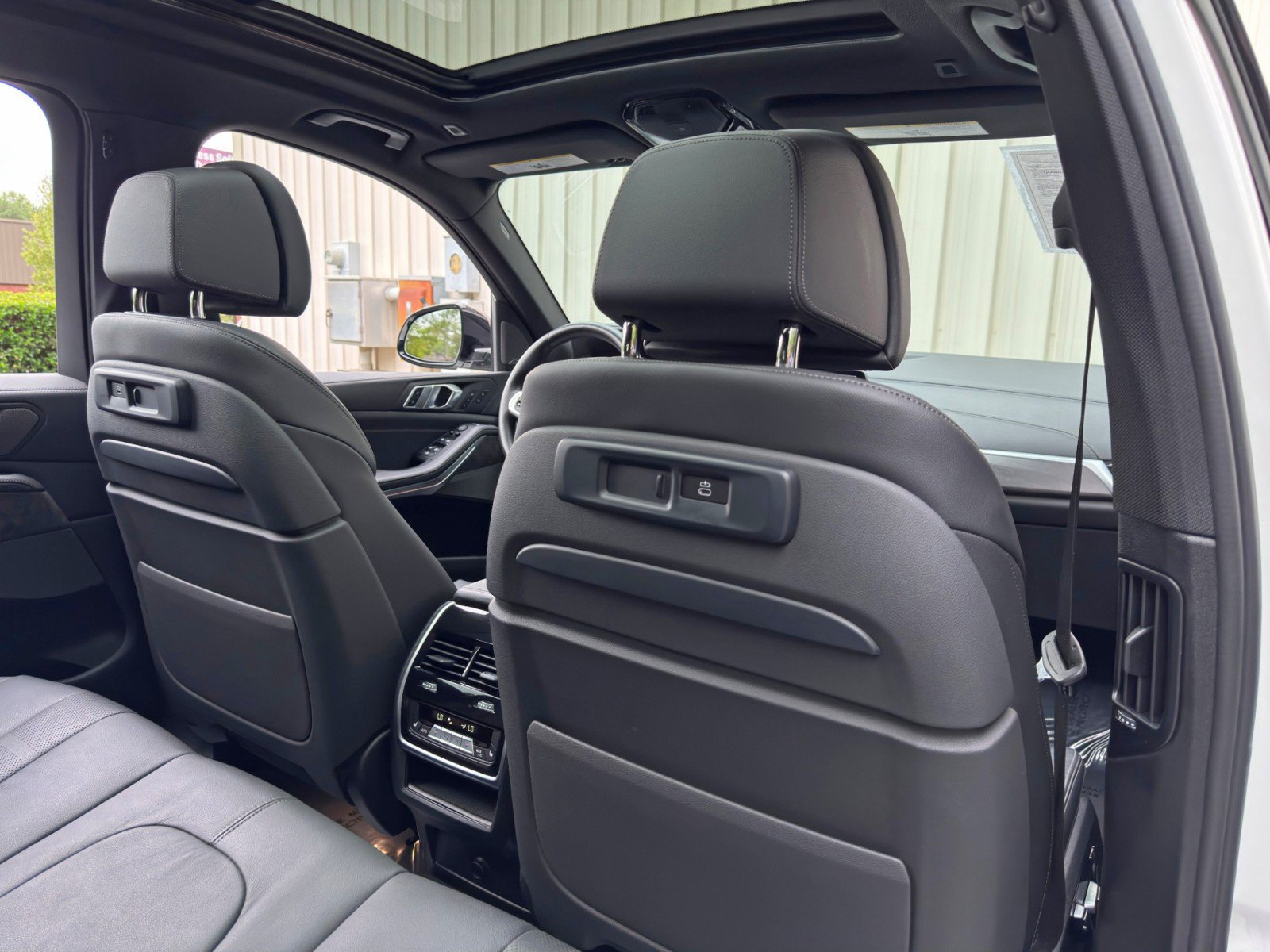 Used 2020 BMW X5 M50i AWD/4WD image 45