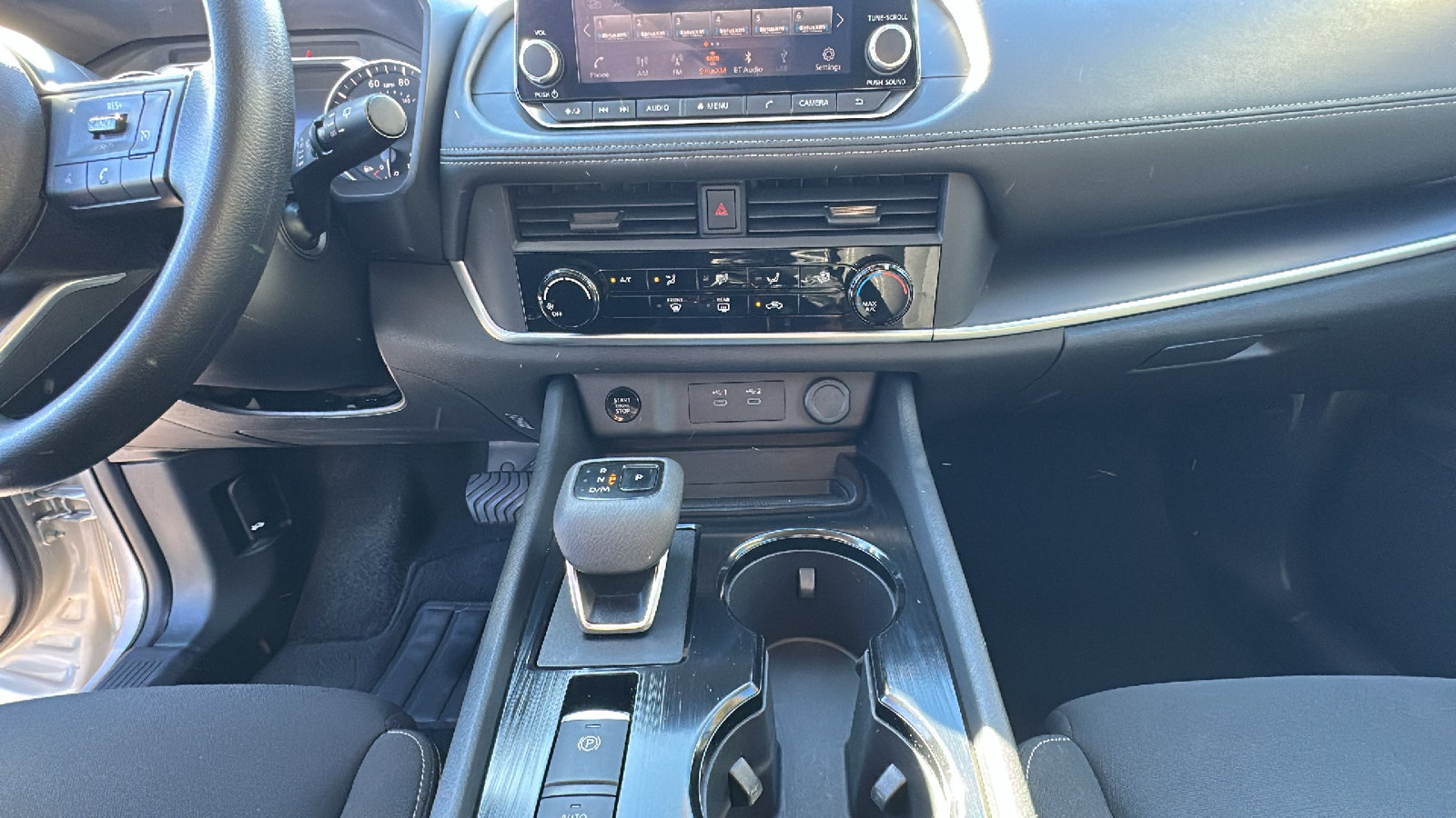 Used 2024 Nissan Rogue S AWD/4WD image 19