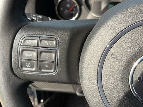 Used 2017 Jeep Wrangler Sport AWD/4WD image 12