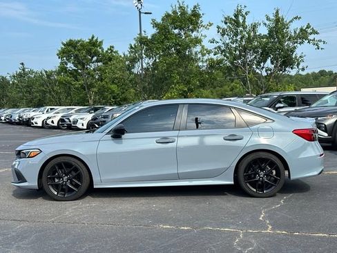 Used 2023 Honda Civic Sport image 2