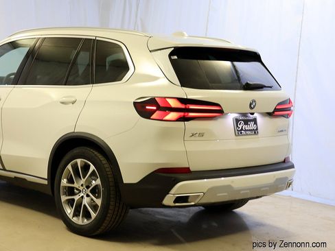 New 2026 BMW X5 xDrive50e w/ Executive Package AWD/4WD image 8