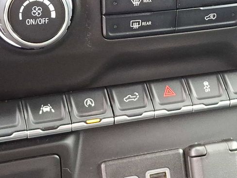 Used 2023 Chevrolet Silverado 1500 Custom image 24