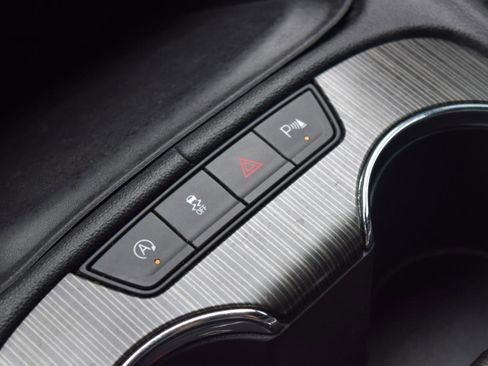 Used 2021 GMC Acadia SLT FWD image 30