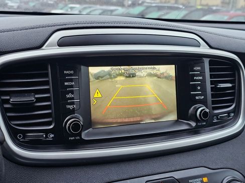 Used 2019 Kia Sorento AWD V6 image 22