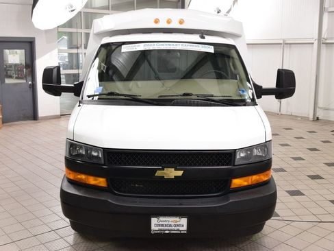 Used 2023 Chevrolet Express 3500 w/ Power Convenience Package RWD image 2