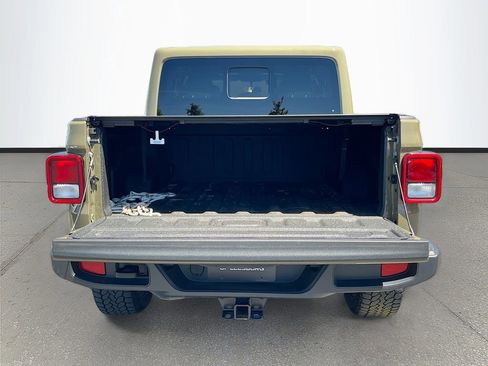 Certified 2025 Jeep Gladiator Sport AWD/4WD image 24