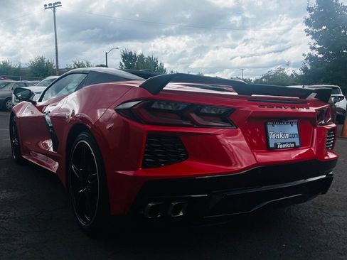 Used 2022 Chevrolet Corvette Stingray Convertible w/ Z51 Performance Package RWD image 9