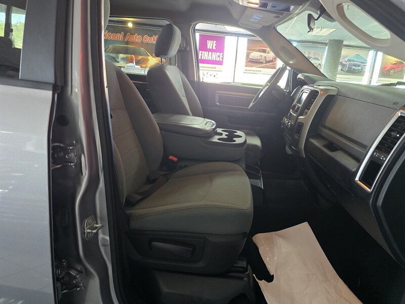 Used 2020 RAM 1500 Classic SLT AWD/4WD image 12