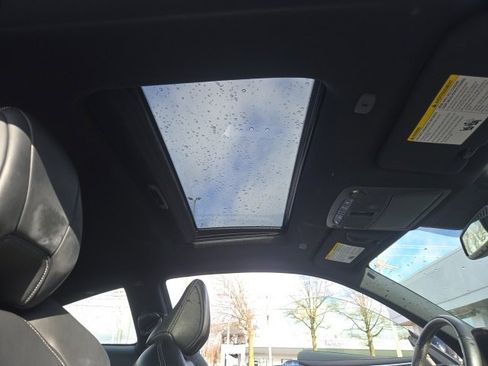 Used 2019 INFINITI Q60 3.0t Luxe w/ Essential Package image 8