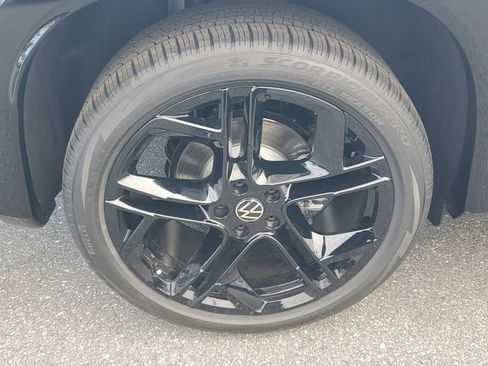 New 2026 Volkswagen Tiguan SE R-Line image 5