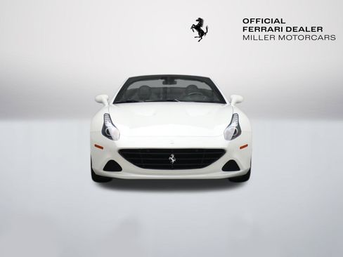 Certified 2017 Ferrari California T image 13