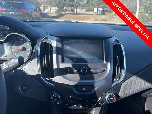 Used 2017 Chevrolet Cruze LT w/ Convenience Package image 22