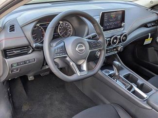 Used 2025 Nissan Sentra SR video 3
