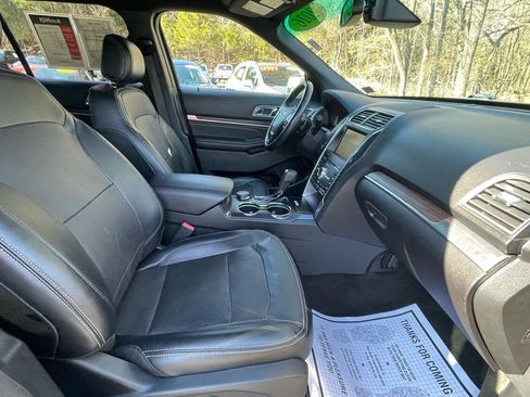 Used 2016 Ford Explorer Limited w/ Equipment Group 301A image 32