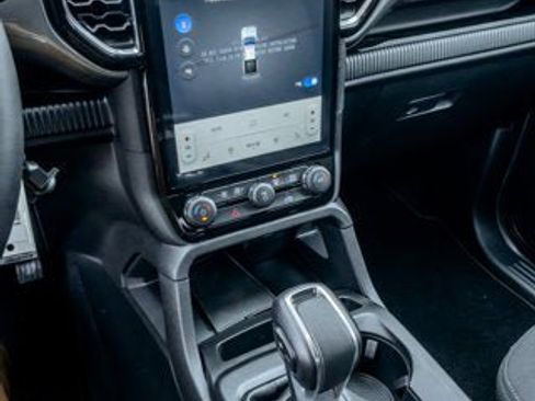 New 2025 Ford Ranger XLT w/ Equipment Group 301A High image 32