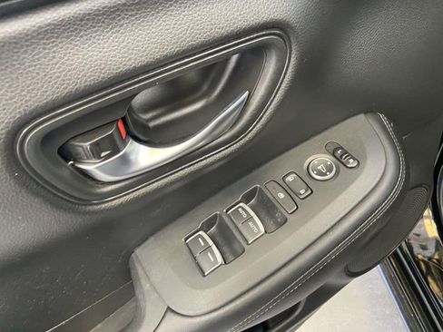 Used 2023 Honda HR-V EX-L image 17