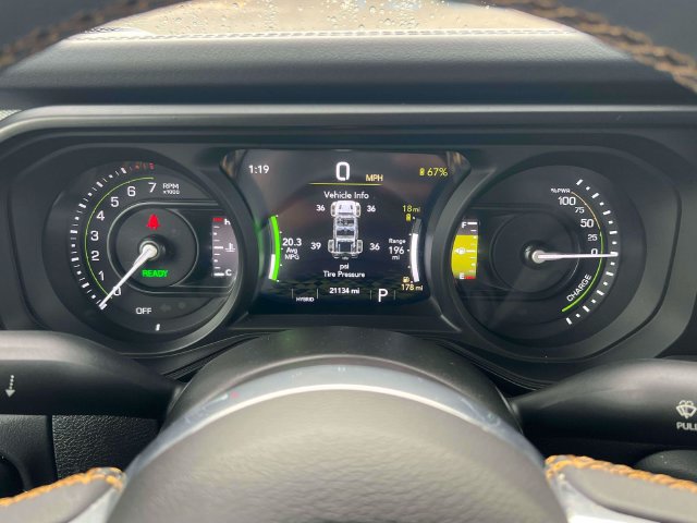 Used 2024 Jeep Wrangler Unlimited Sahara AWD/4WD image 12