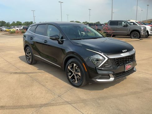 Used 2024 Kia Sportage EX image 2