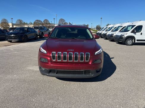 Used 2015 Jeep Cherokee Latitude w/ Cold Weather Group AWD/4WD image 8