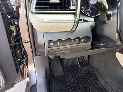 Used 2023 Toyota Camry SE w/ Cold Weather Package AWD/4WD image 30