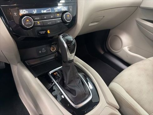 Used 2019 Nissan Rogue Sport SV AWD/4WD image 22