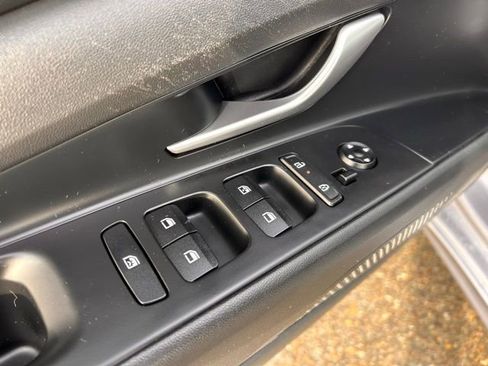 Used 2024 Hyundai Elantra SEL image 30